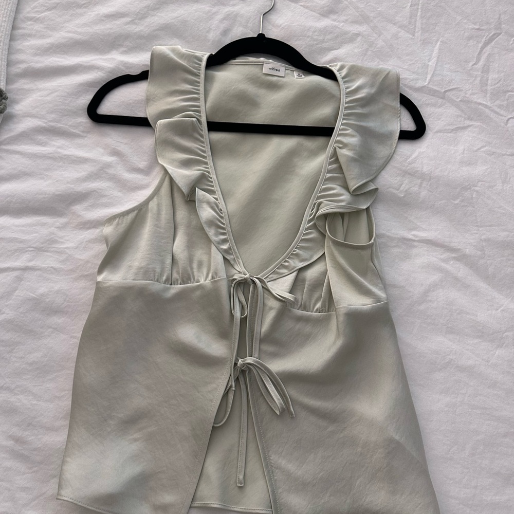 Wilfred Ruffled Tie-Front Blouse in Light Gray